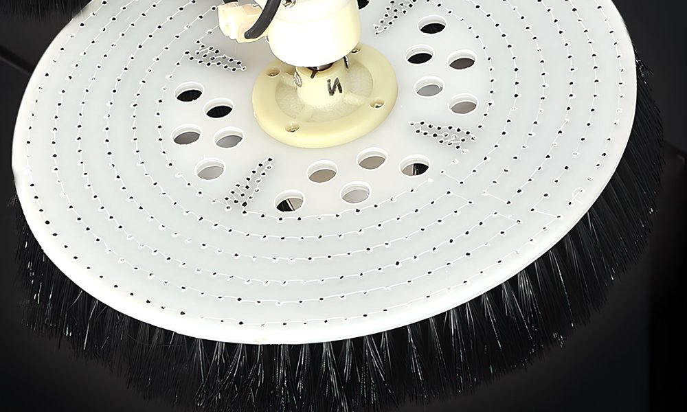PV cleaning brush bristles under evaluation
