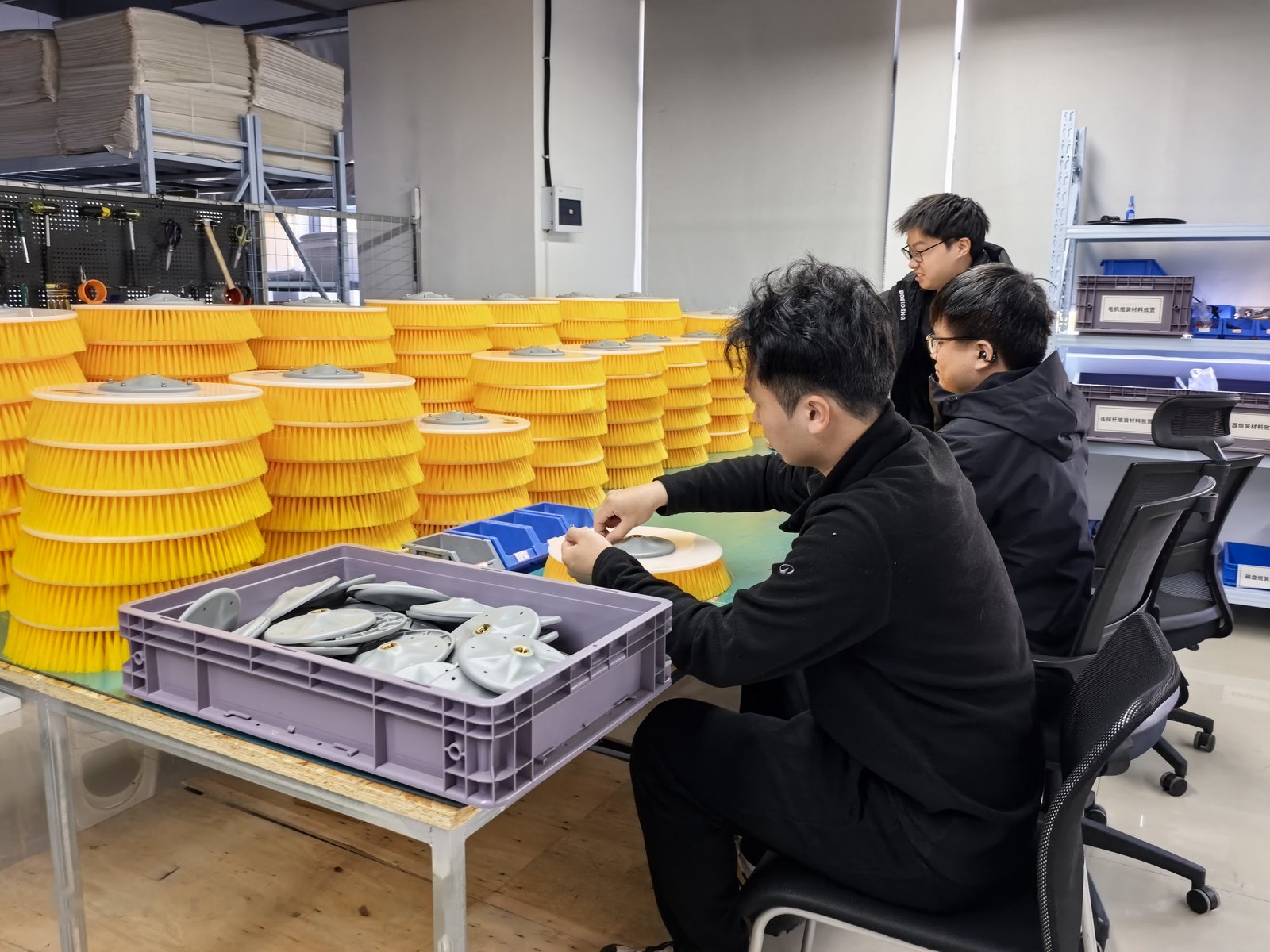 Buying Solar Cleaning Equipment: Manufacturer vs. Trader