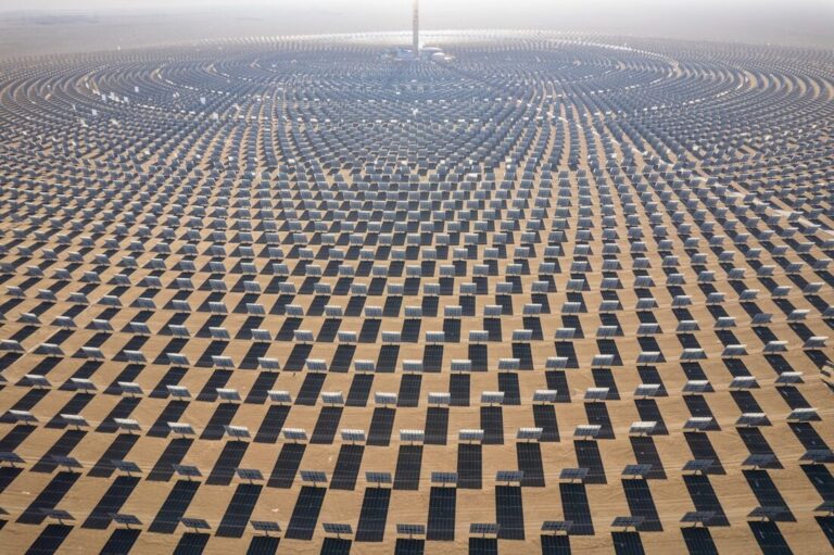 Cleaning Solar Panels in Deserts & High-Dust Regions